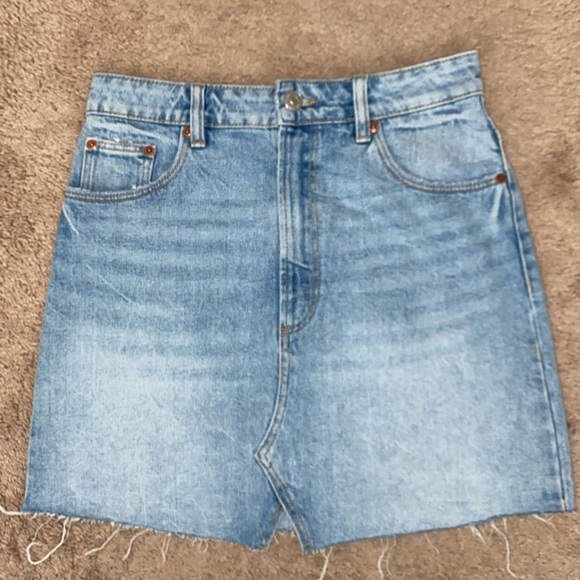 Zara mini skirt - Picture 2 of 4